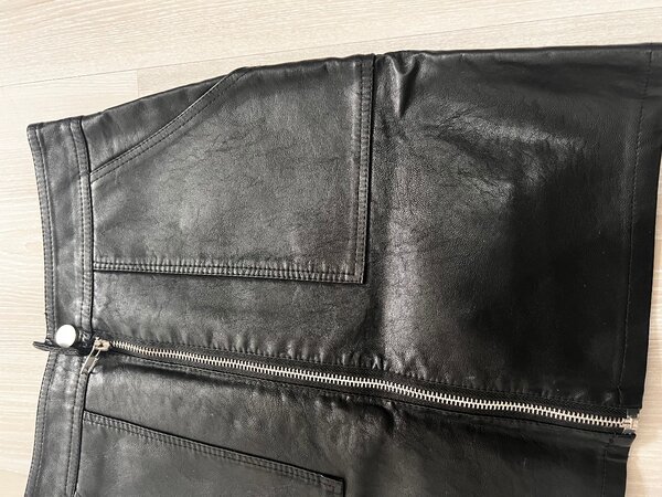 Юбка прямая кожаная