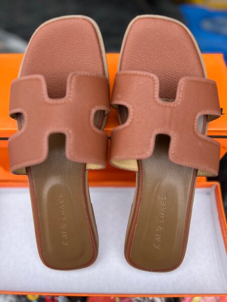 Sandales élégantes cuir femme