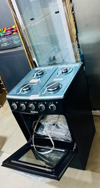 GAZINIERE NASCO 4 FEUX AVEC FOUR / MANUELLE