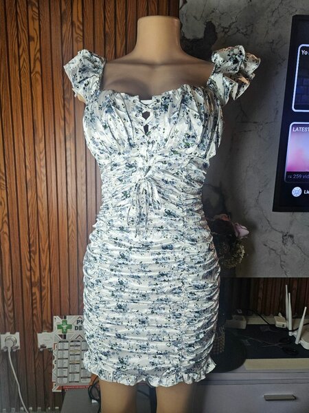 Robe Éléguante à Fleurs