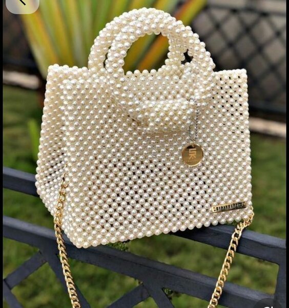 Sac à main perles élégant