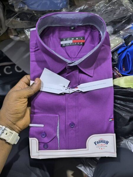 Chemise violette élégante