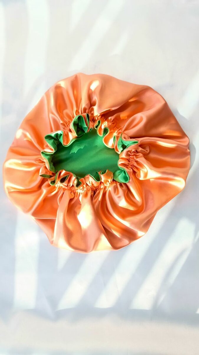 Bonnet en satin - Doublé