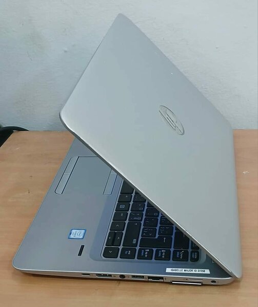 HP 840 G3 couleur tout argent core i5