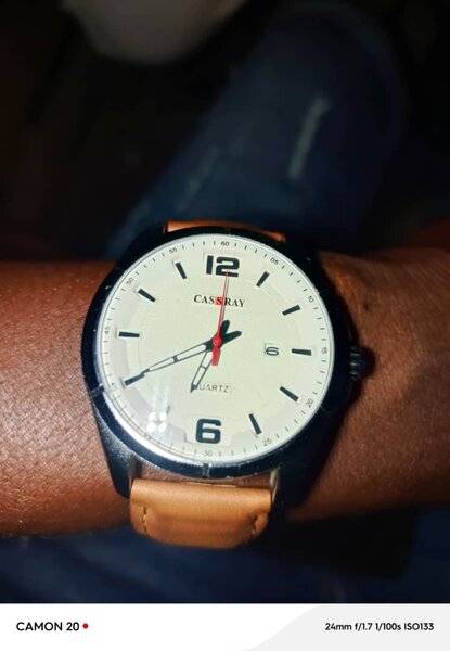 Montre homme en cuir élégante