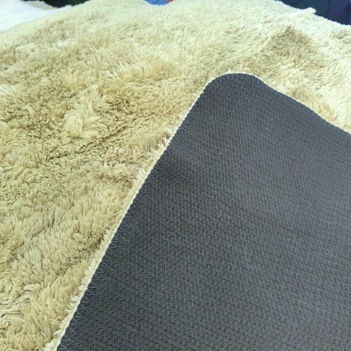 舒适绒毛地毯120x70cm