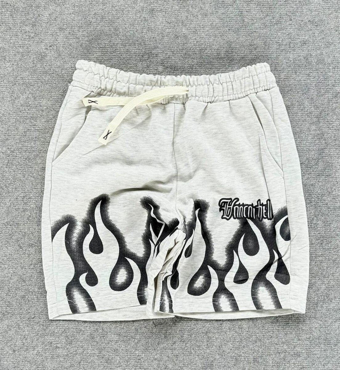 Shorts en molleton avec flammes