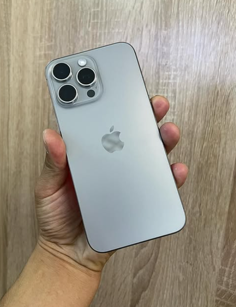 iPhone 15 Pro Max