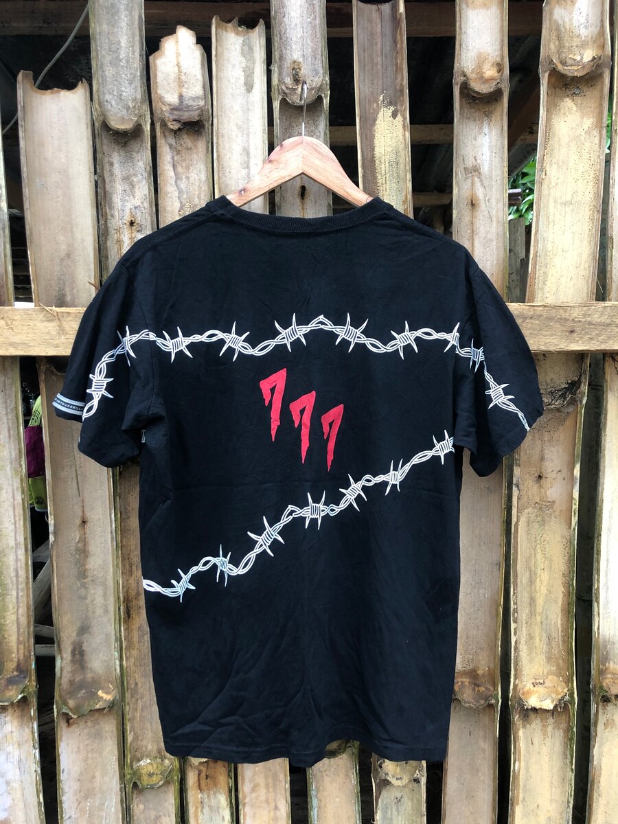 T-shirt homme barbelé noir