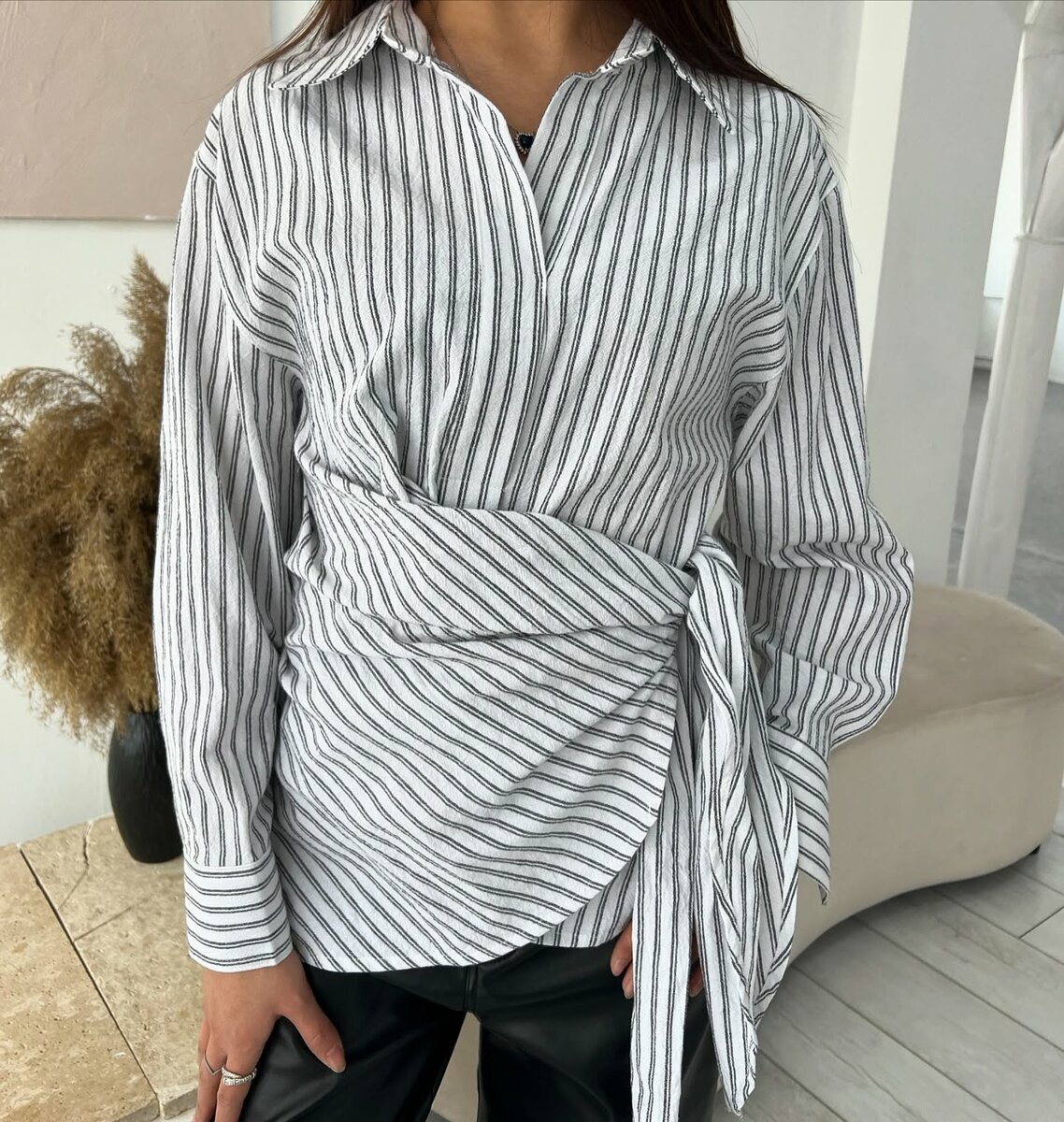 Женская рубашка на запах