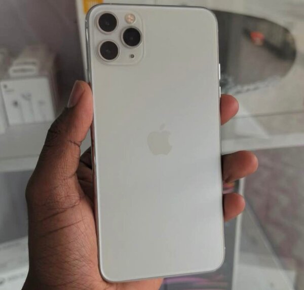 iPhone 11 Pro Max 64 Go