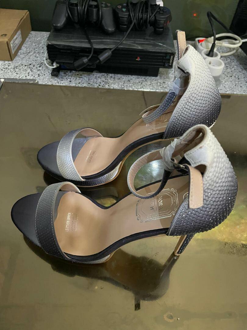 Sandales à talons brillantes femmes