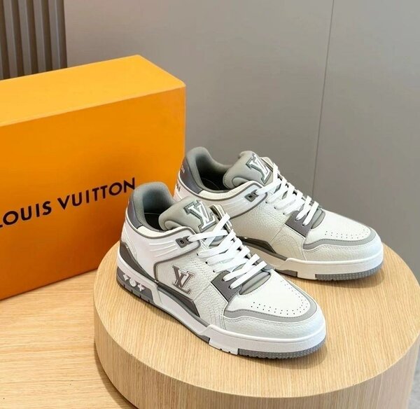 Louis Vuitton Sneakers