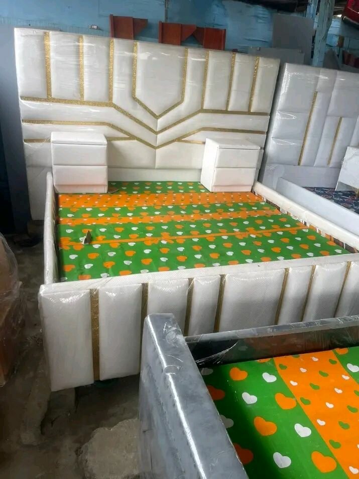 Lit capitonné moderne luxe