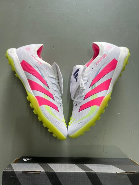 Chaussures de Football Dynamiques