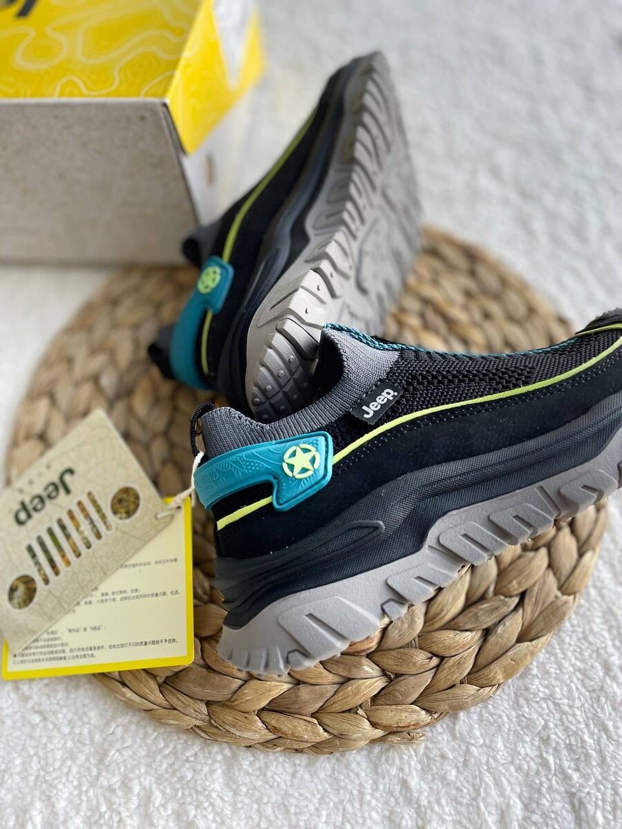 Кроссовки Yeezy ( Изи)