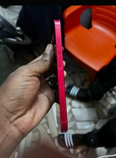 iPhone rouge 128 Go