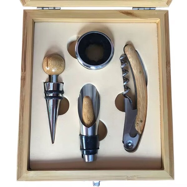 Set d'accessoires à vin en bois