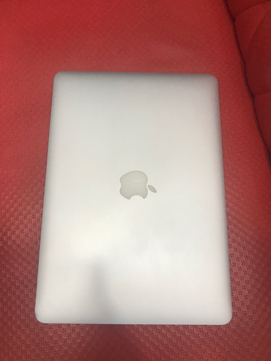 MacBook Air core i5 8gb 256  14 pouce