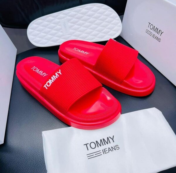 Tommy Slides