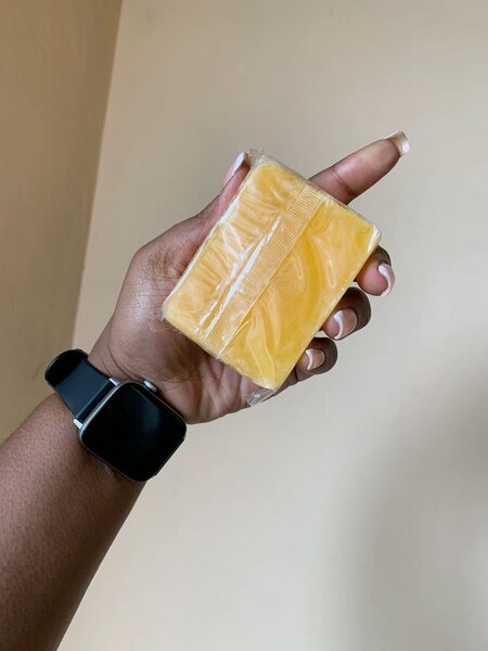 Savon naturel au curcuma