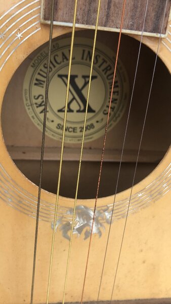 Guitare acoustique AKS