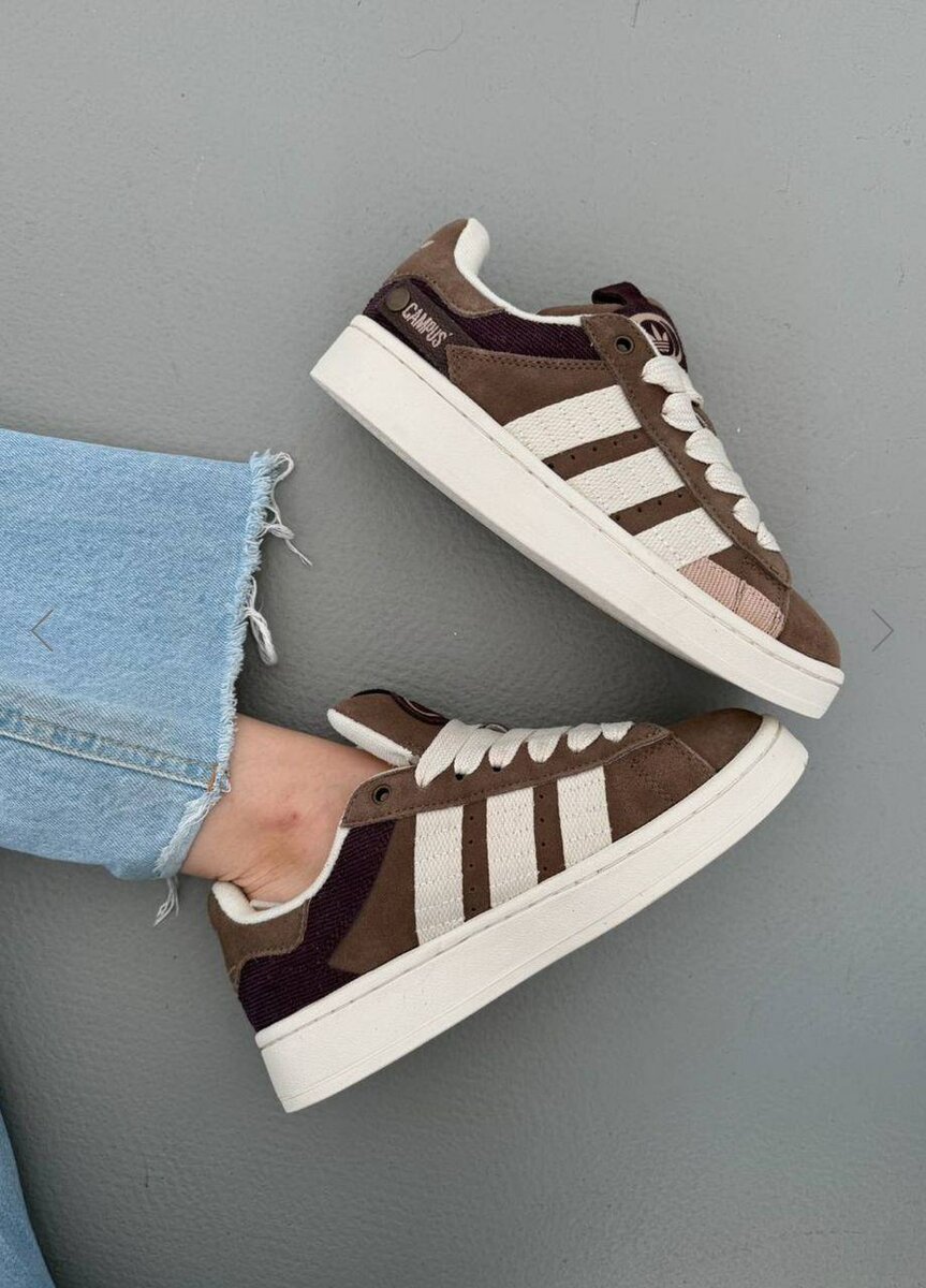 ORIGINAL ADIDAS SNEAKERS.