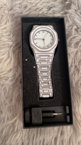 Montre TOMI blanc design noir