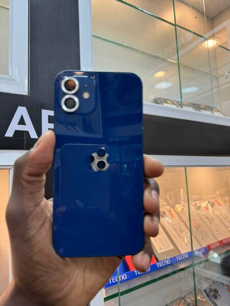 iPhone 12 64go quasi neuf