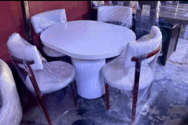 Table de salle à manger moderne