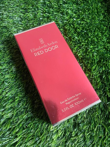 ELIZABETH ARDEN RED DOOR