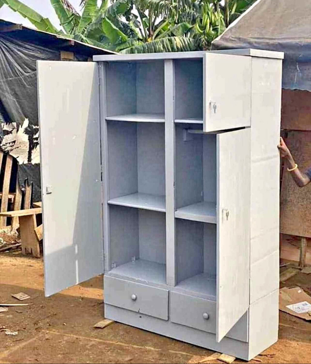 Armoire blanche à double porte