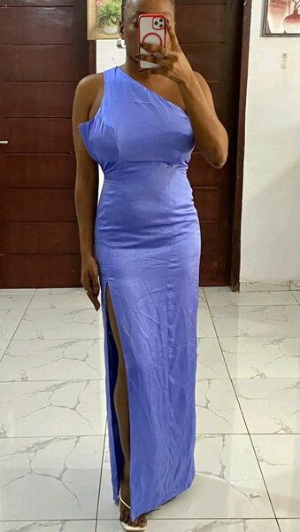 Robe élégante asymétrique