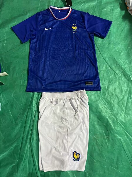 Maillot de foot bleu et blanc