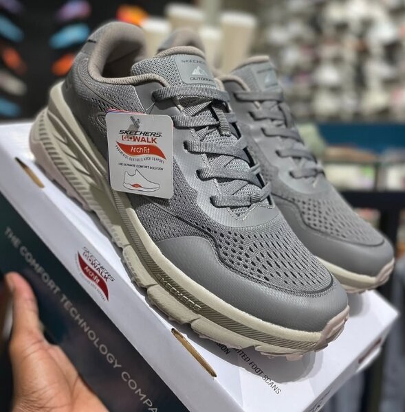 Stretchers sneakers grey