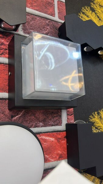 Wall lights and chandeliers