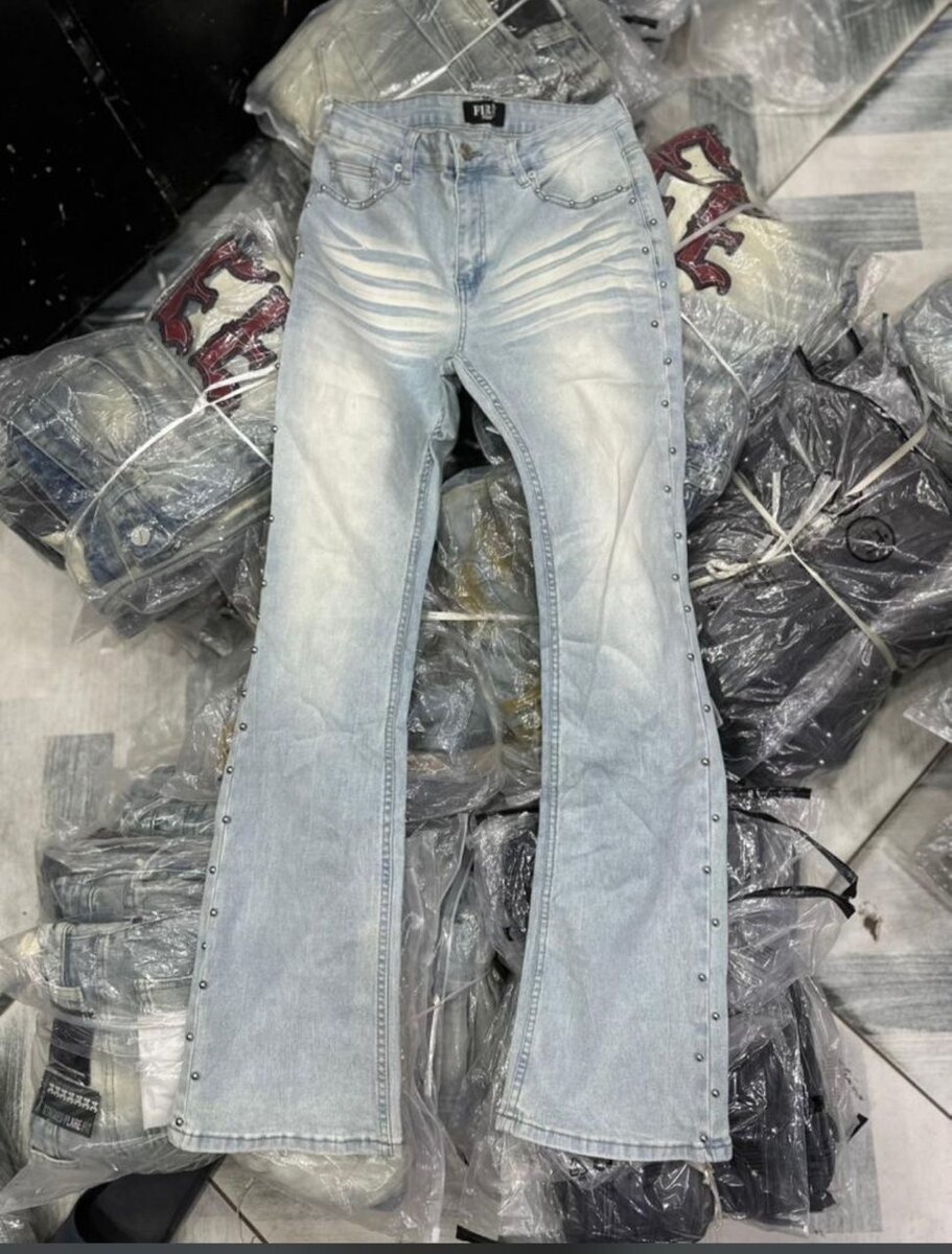 Jeans tendance à clous