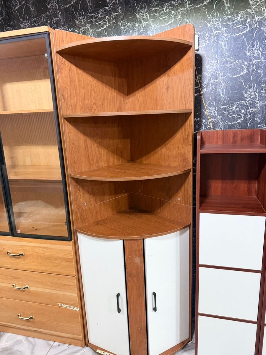 Armoire d'angle en bois moderne