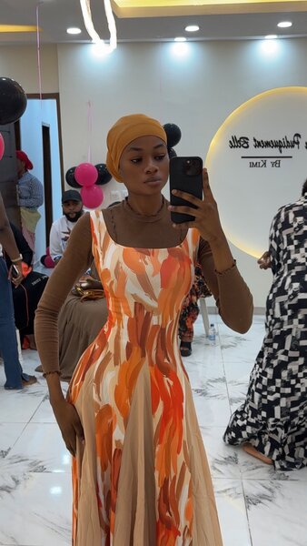 Robe Longue Fluide Éclatante