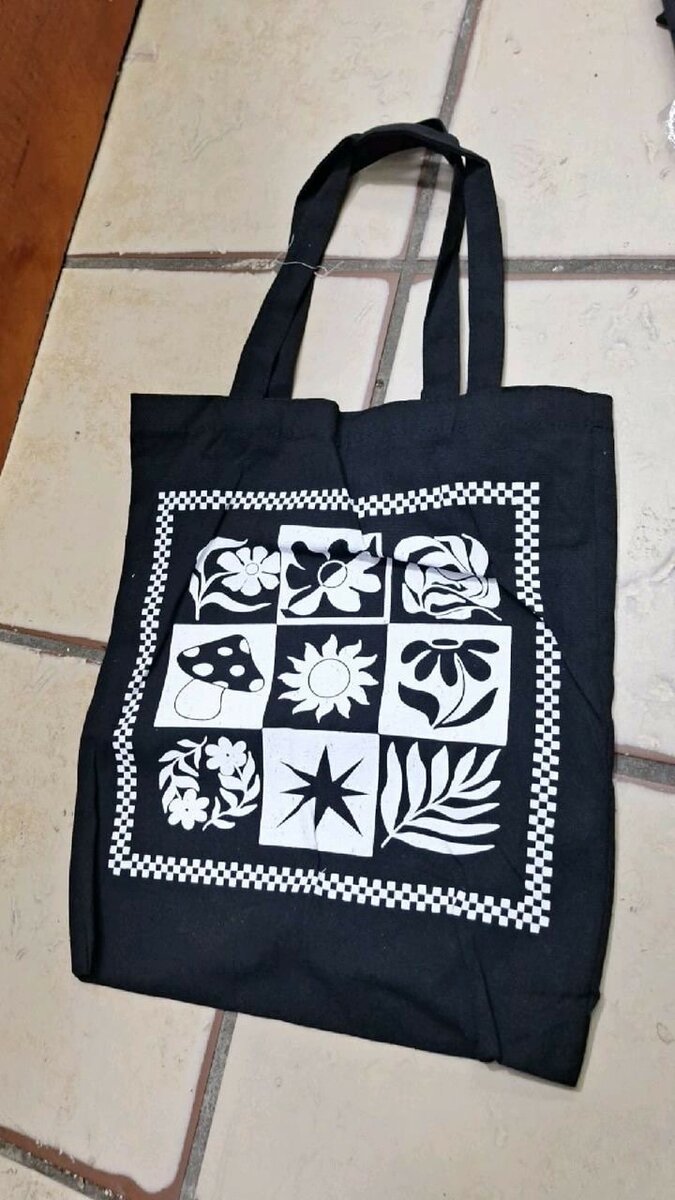 Tote bag