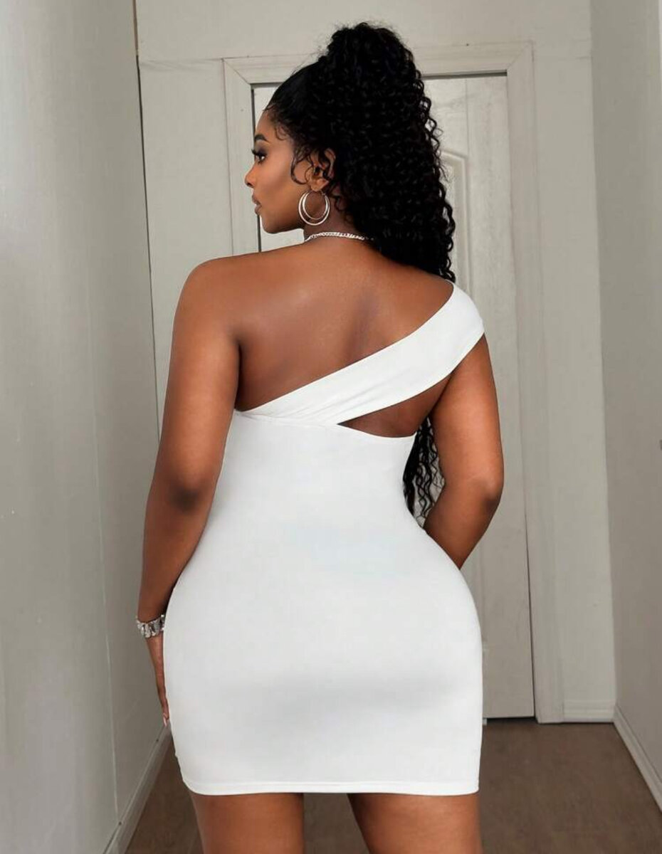 Robe Blanche Asymétrique Chic