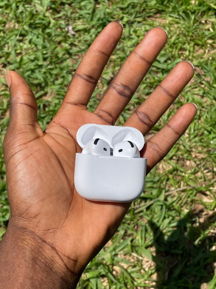 Apple AirPods 4