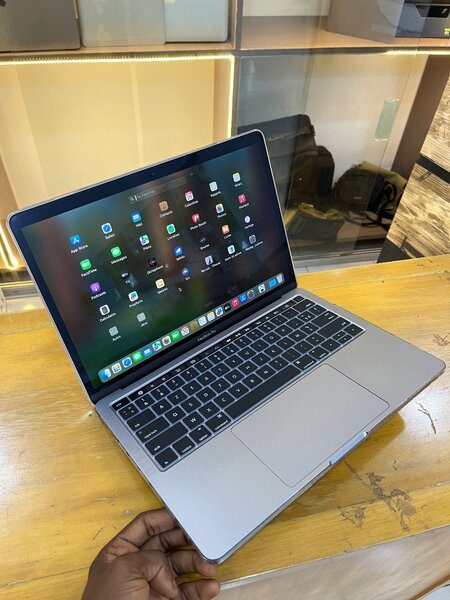 MacBook Pro 2022 Apple M2