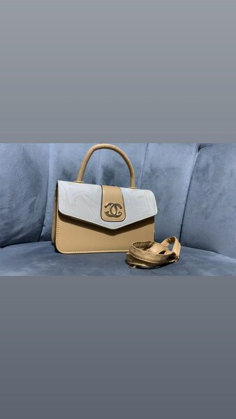 Sac à main chic bicolore