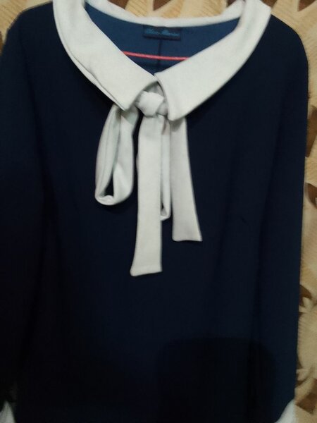 Robe élégante noire et blanche