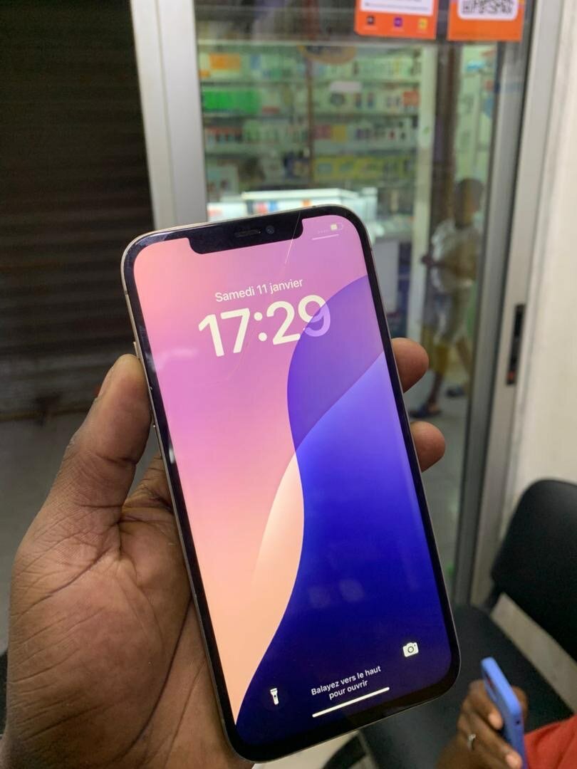iPhone 12pro max 128giga avec Face ID