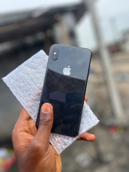 iPhone XS Max 64Go