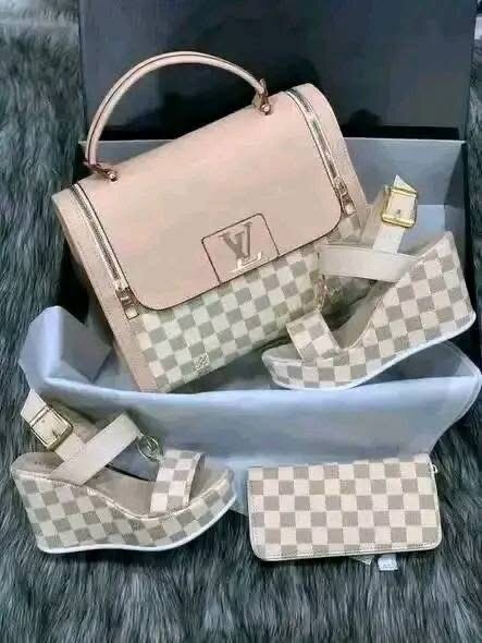 Ensemble sac et talons élégants