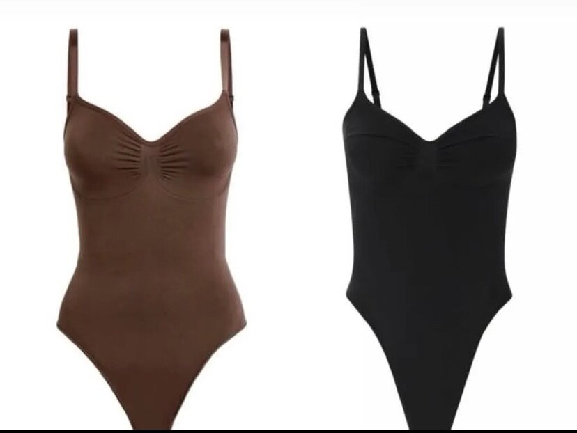 Корректирующая фигуру  боди от SKIMS