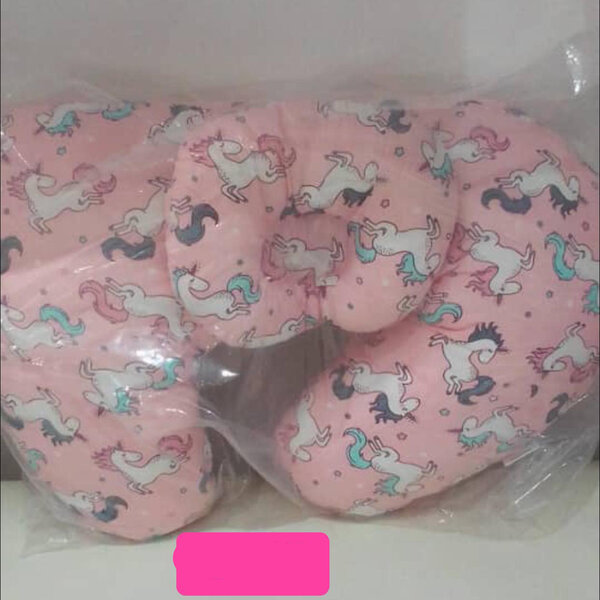 Feeding pillows with baby pillows